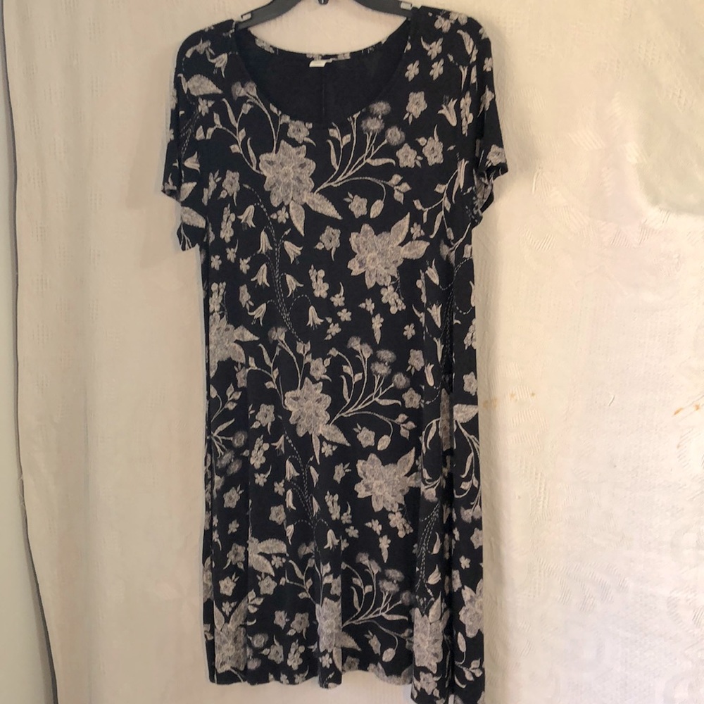 Old navy black and white dress